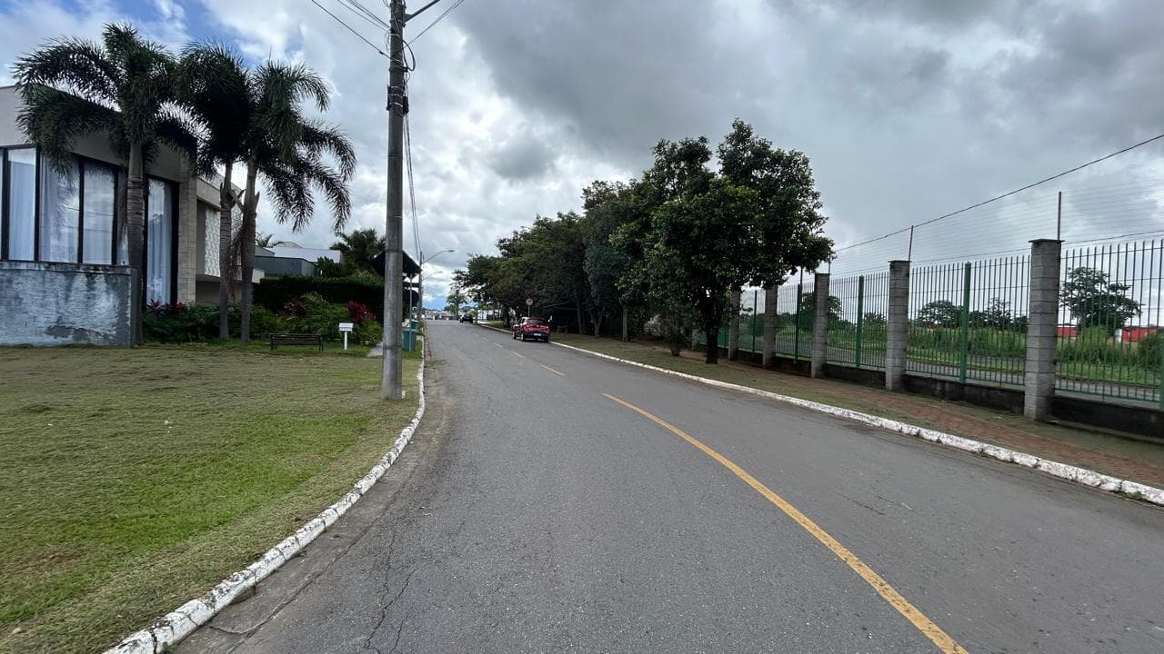 Lote Plano à Venda, 601m2, no Condomínio do Lago