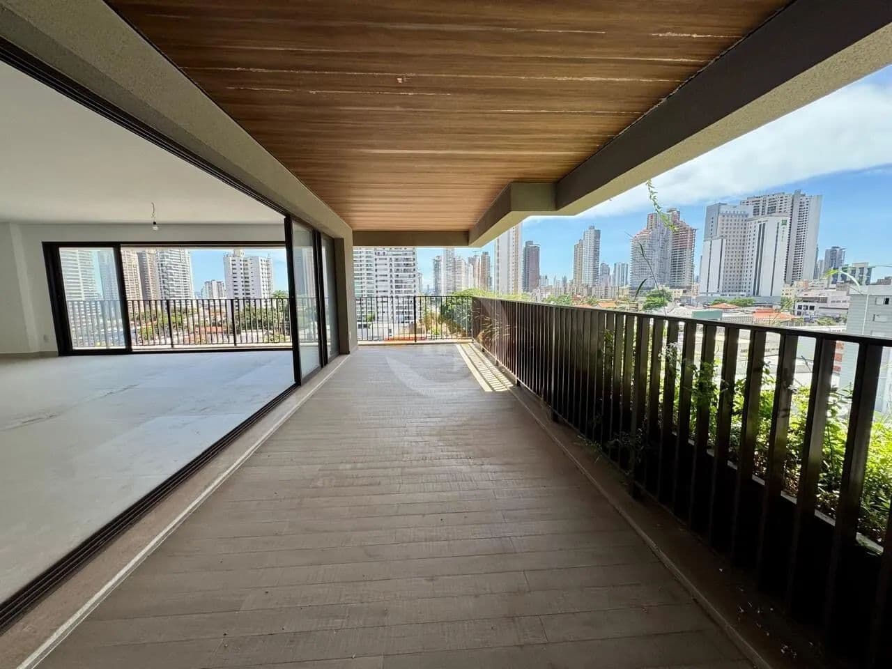 Apartamento 4 Suítes à Venda na Praça T-23, Setor Bueno
