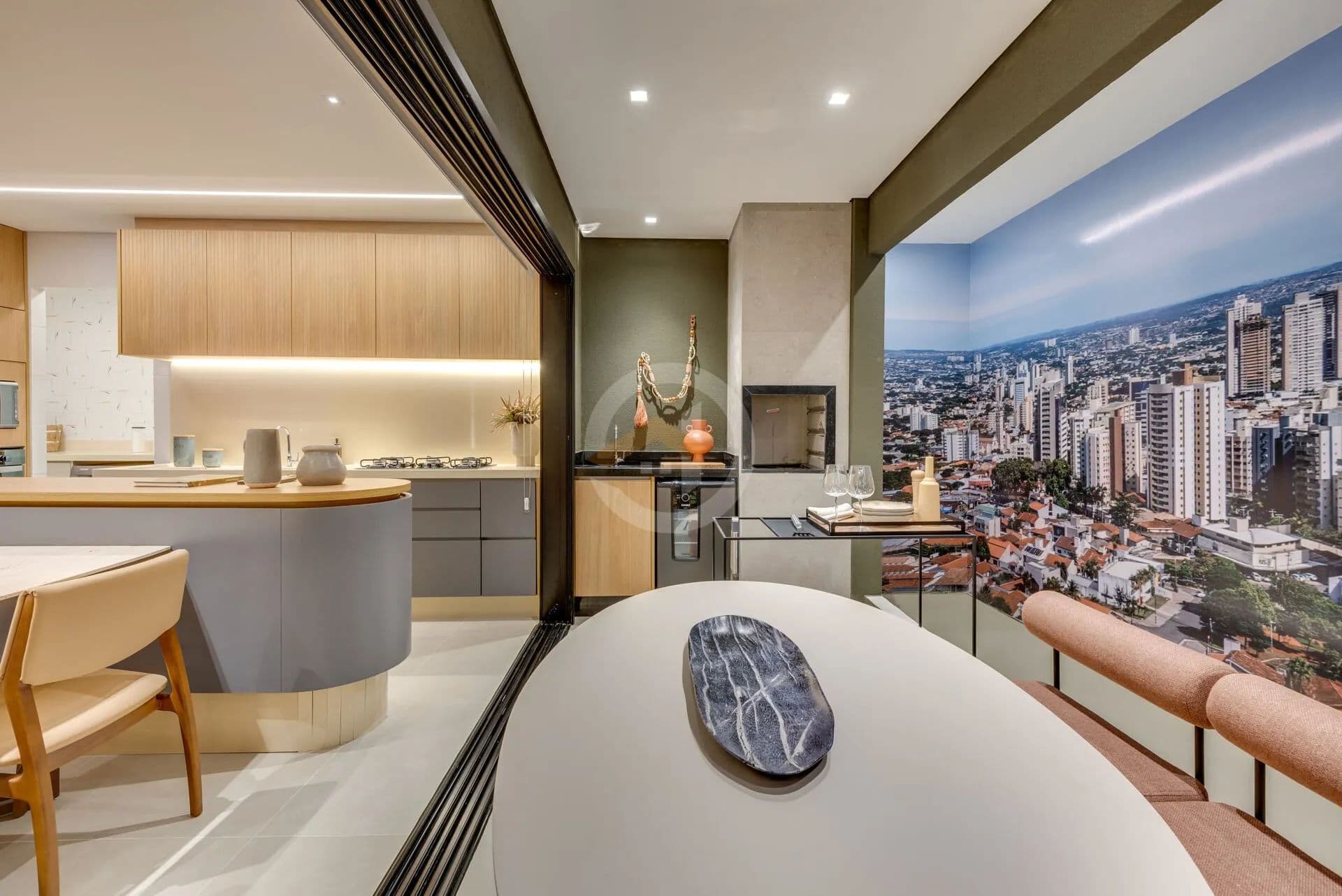 Apartamento 3 suítes Varanda com churrasqueira a carvão