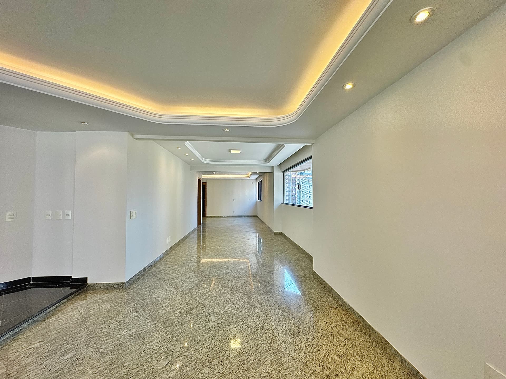 Apartamento de 4 quartos sendo 4 suites , Setor Bueno
