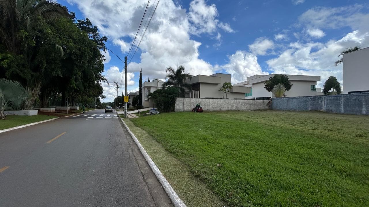 Lote Plano à Venda, 601m2, no Condomínio do Lago