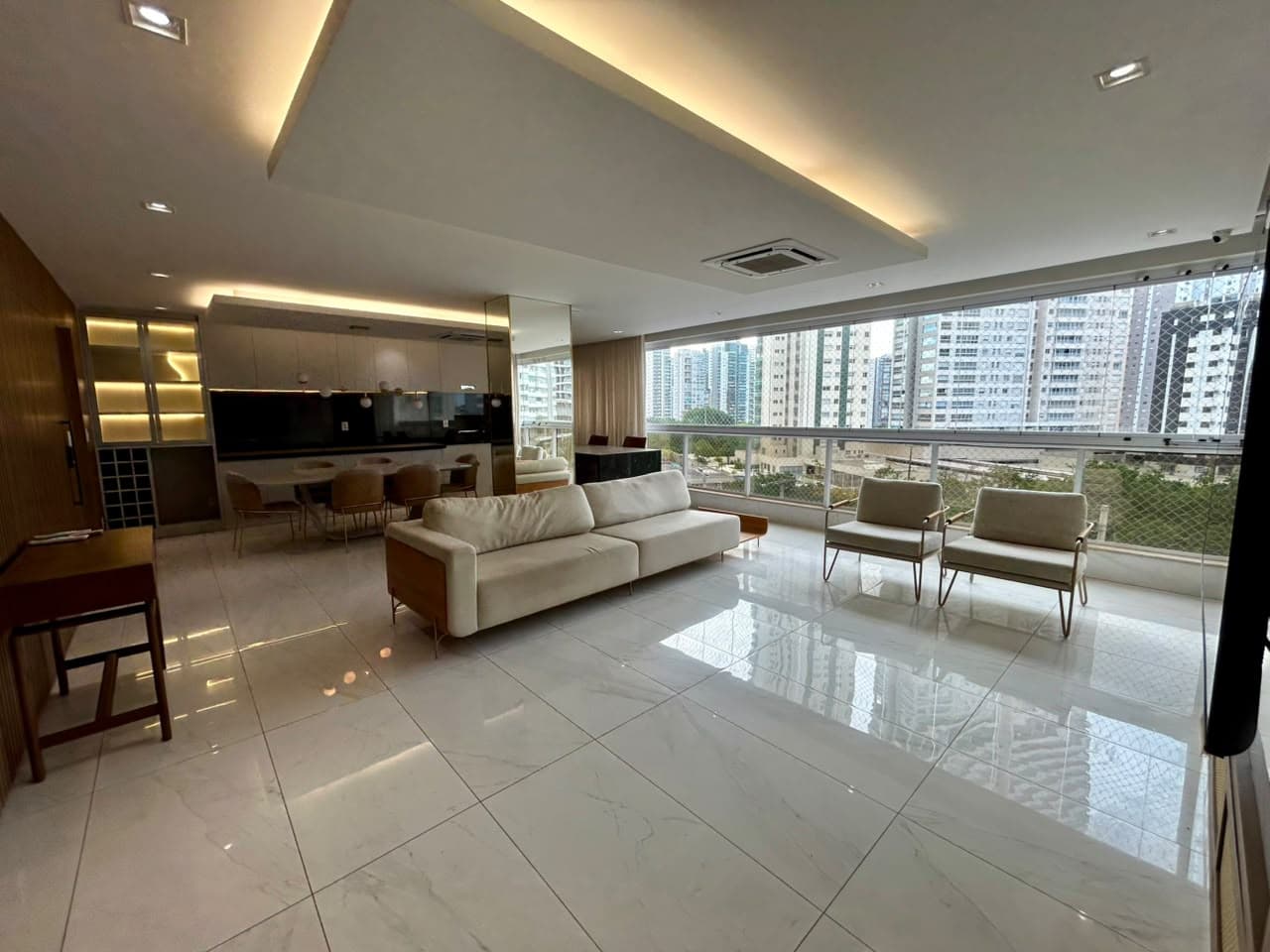 APARTAMENTO JD GOIÁS | 3 SUÍTES | 4 VAGAS DE GARAGEM