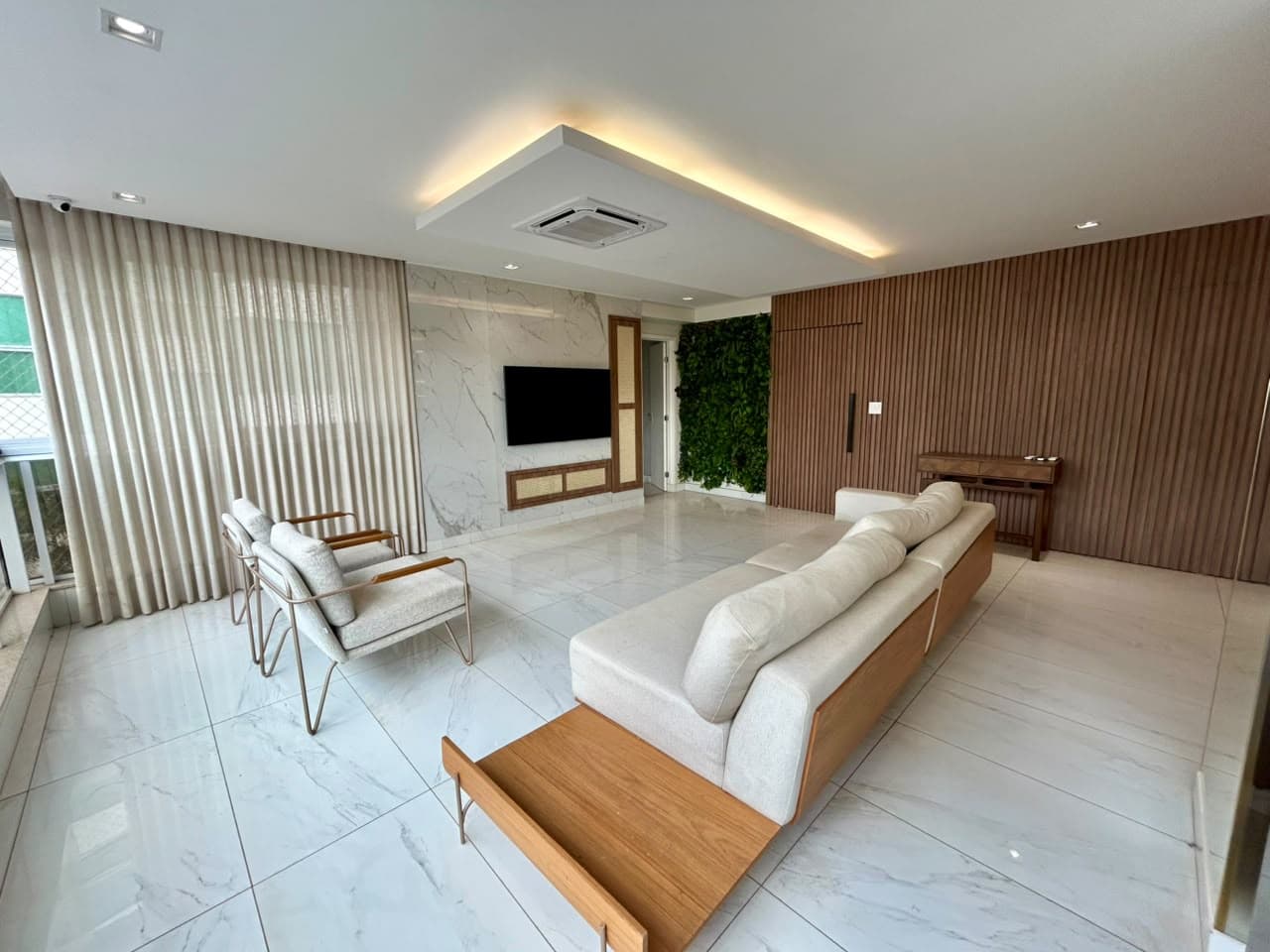 APARTAMENTO JD GOIÁS | 3 SUÍTES | 4 VAGAS DE GARAGEM