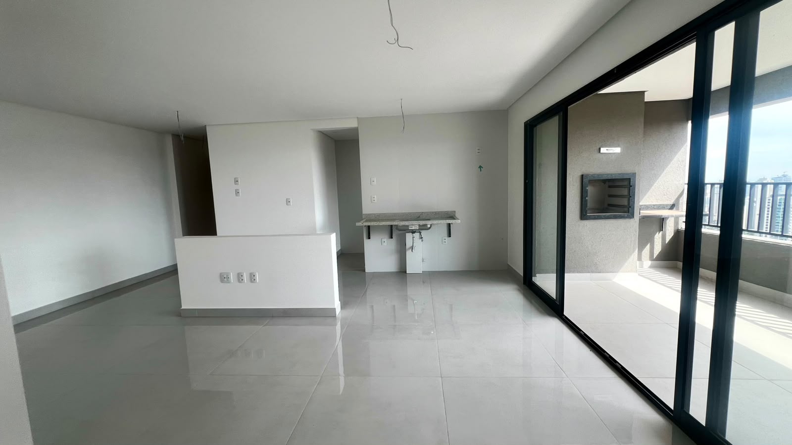 Apartamento 3 suítes com churrasqueira a carvão Setor Serrinha