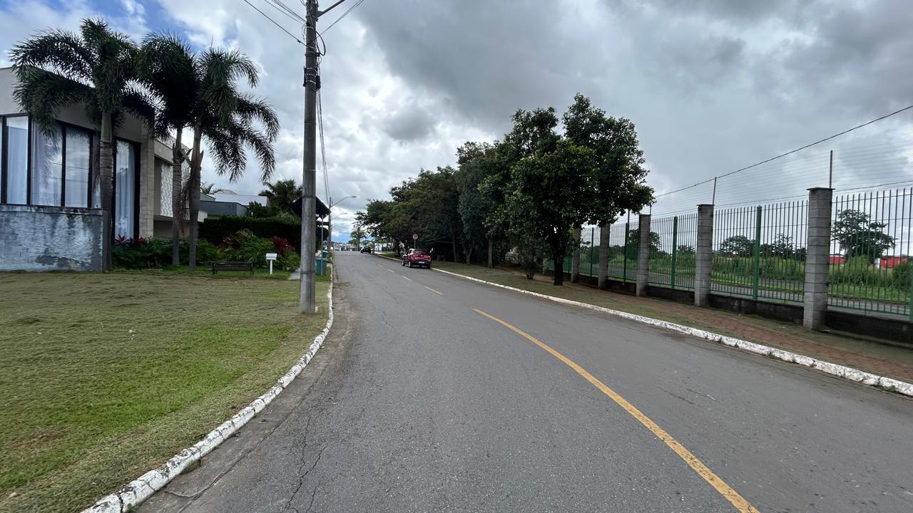 Lote Plano à Venda, 601m2, no Condomínio do Lago