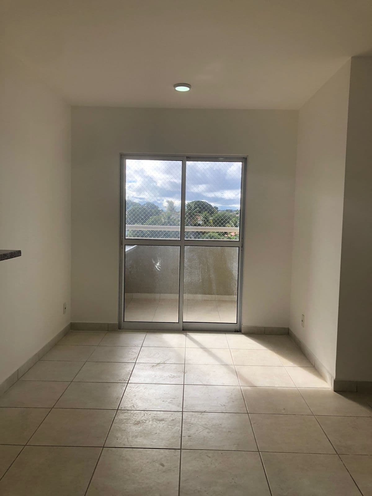 Apartamento 2 quartos com suite e varanda - condominio fechado