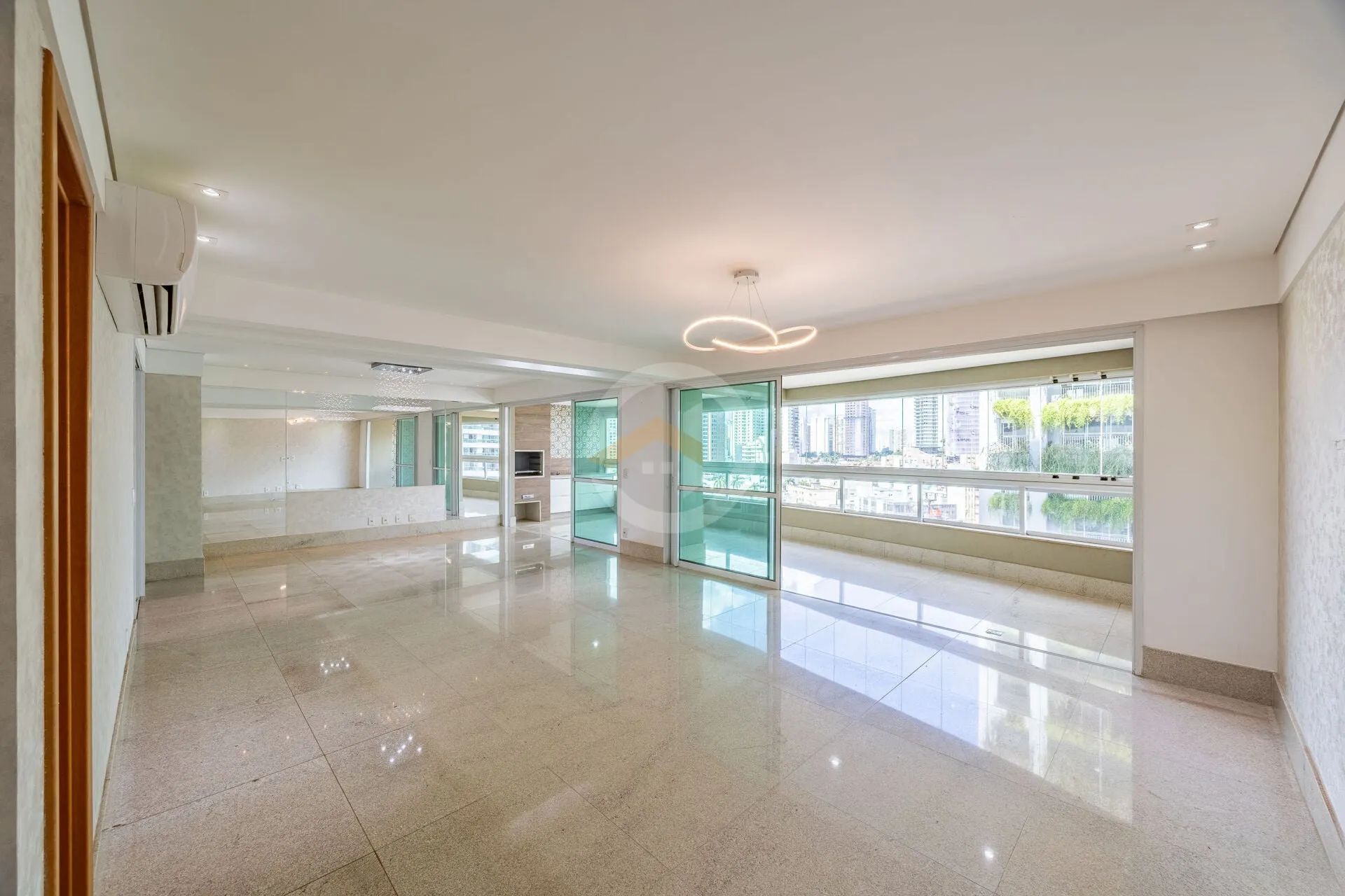 Apartamento A Venda, 3 Suítes, 210m², Churrasqueira Na Varanda, Setor Marista, Goiânia-GO