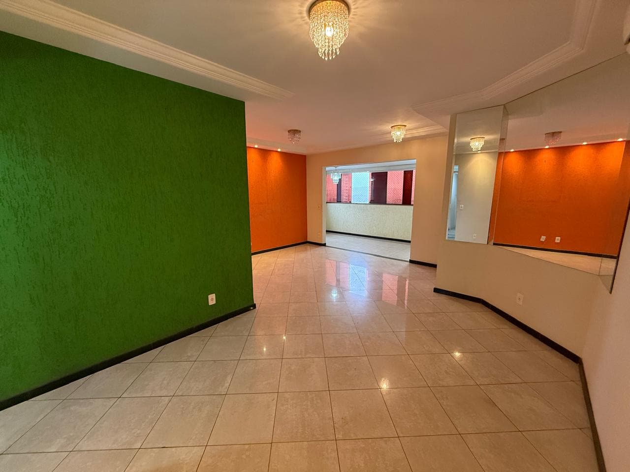 Apartamento 4 quartos Setor Bueno com 2 Suítes e 2 vagas individuais