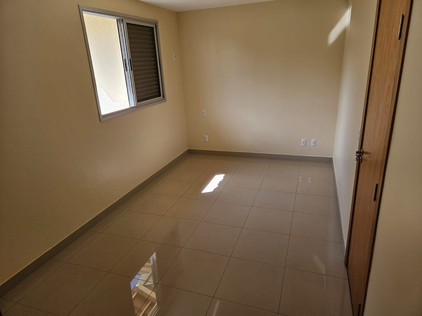 Sobrado nunca habitado Setor Santa Genoveva