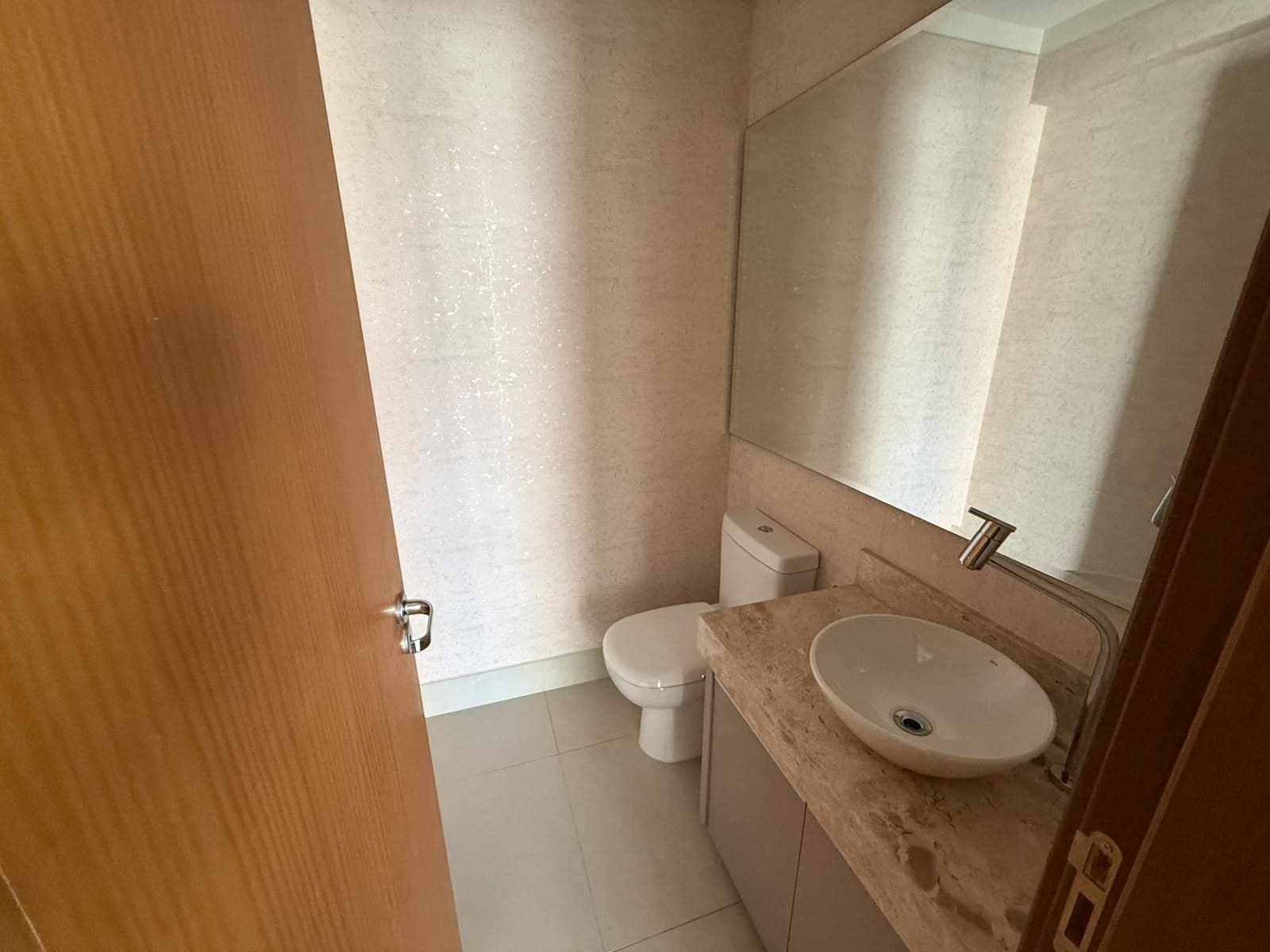 Apartamento 120 m² 3 suítes próximo ao Vaca Brava e Colegio Arena