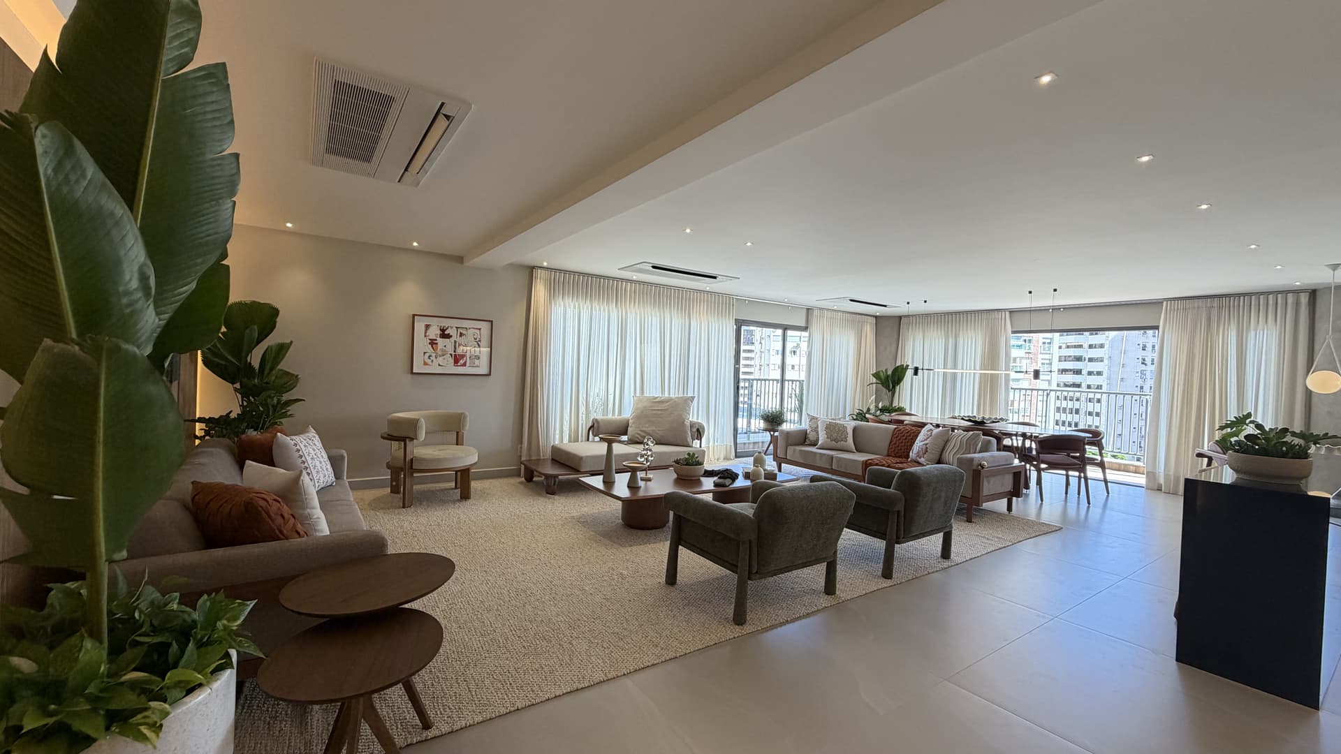 Apartamento de 3 ou 4 suítes mobiliada e decorada