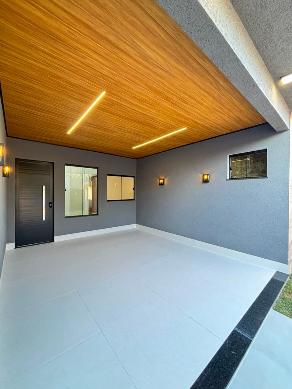 Casa Moderna de 3 Quartos com Suíte no Centro de Aparecida de Goiânia
