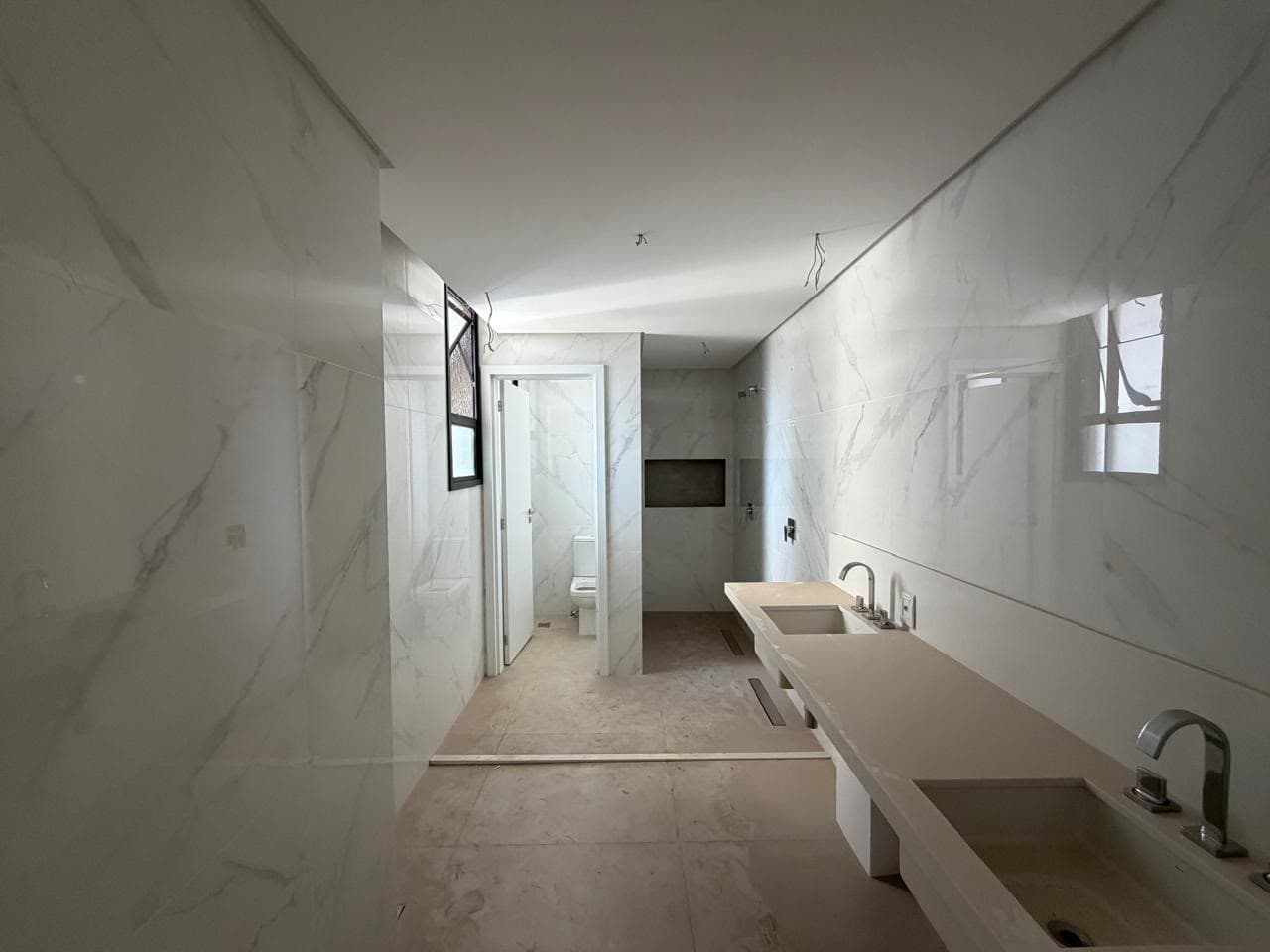 Apartamento a venda 4 suítes Praça do Sol - Setor Oeste