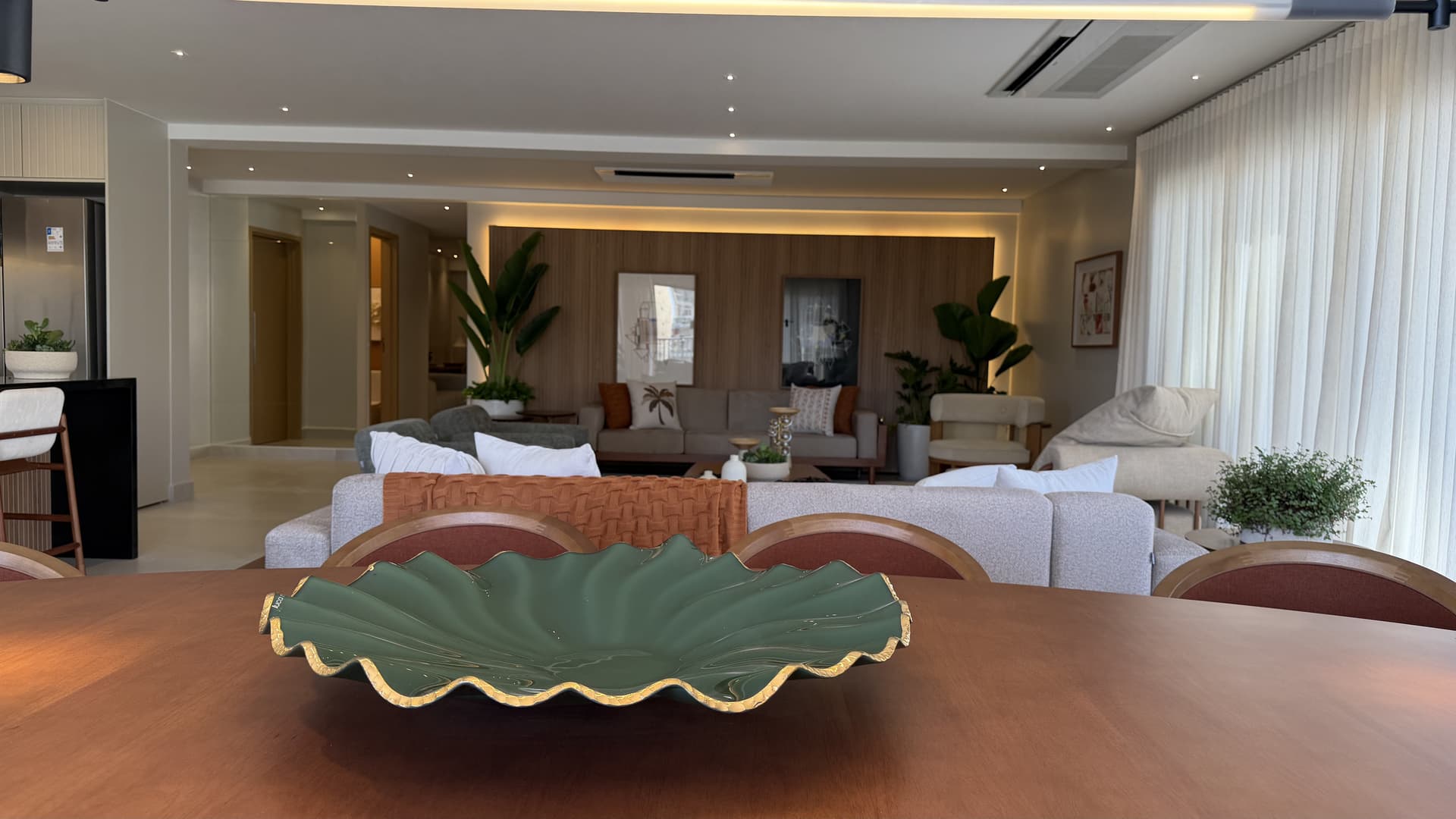 Apartamento de 3 ou 4 suítes mobiliada e decorada