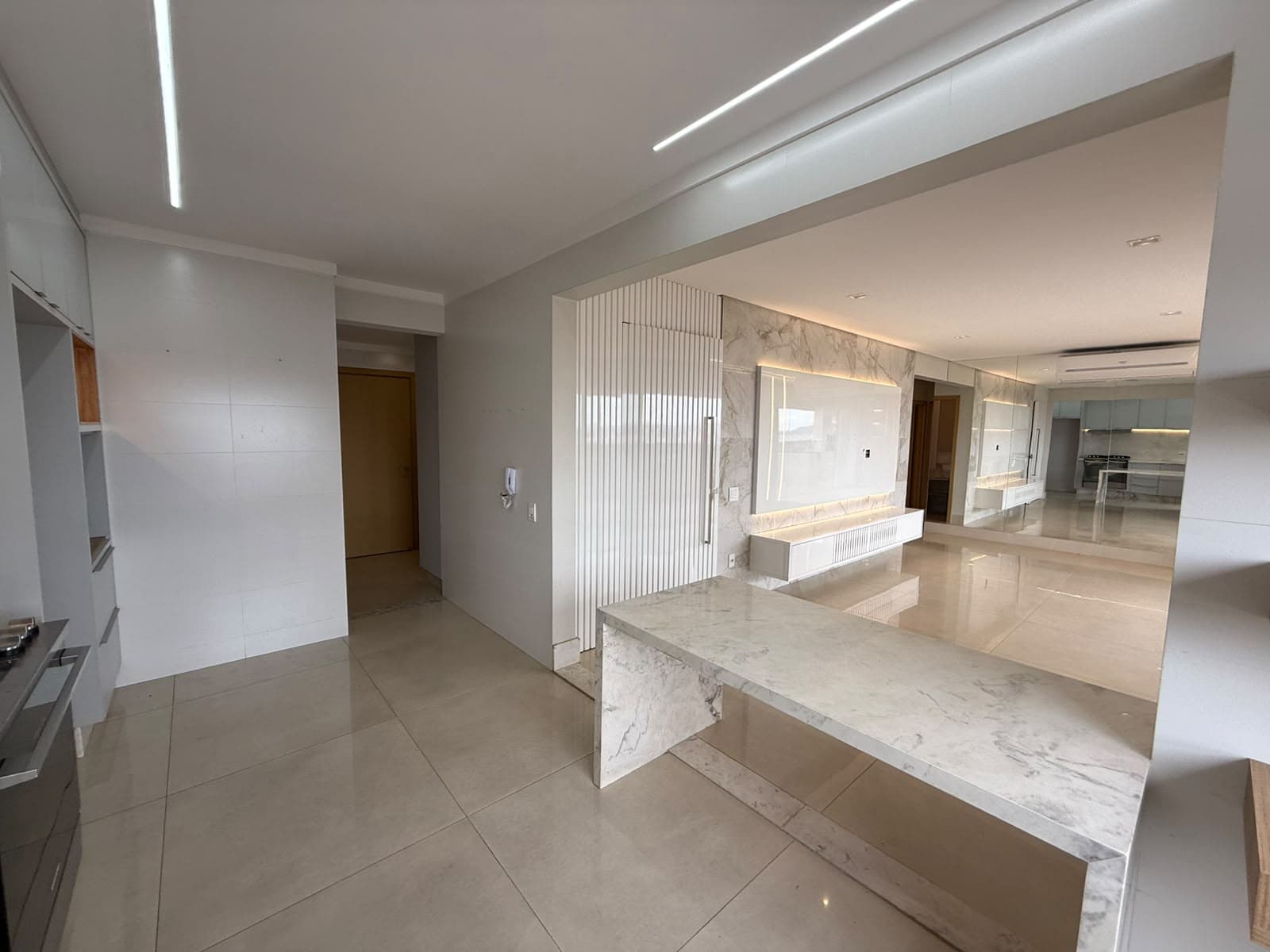 Apartamento 3 suítes 3 vagas no Gaia com 150 m Setor Bueno