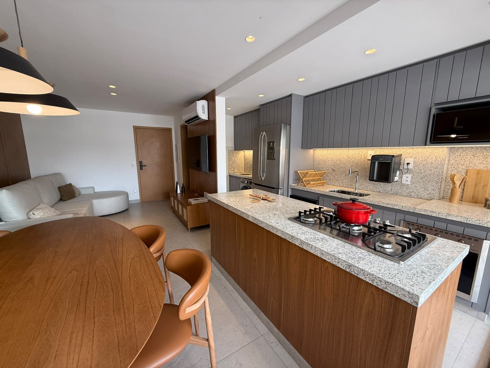 Apartamento 3 suítes nascente no Setor Bueno Goiânia a 400 metros do Vaca Brava