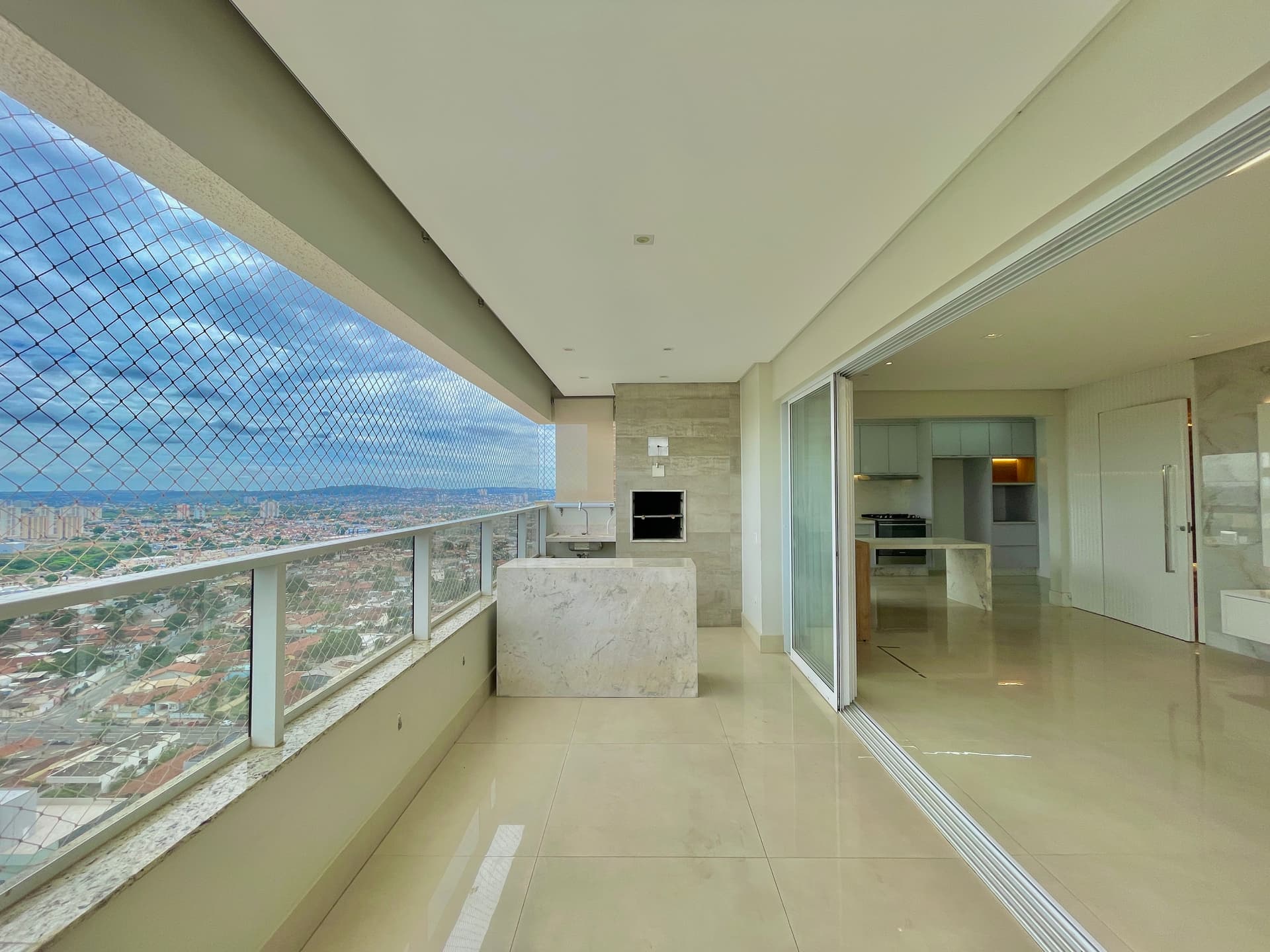 Apartamento 3 suítes no Setor Bueno