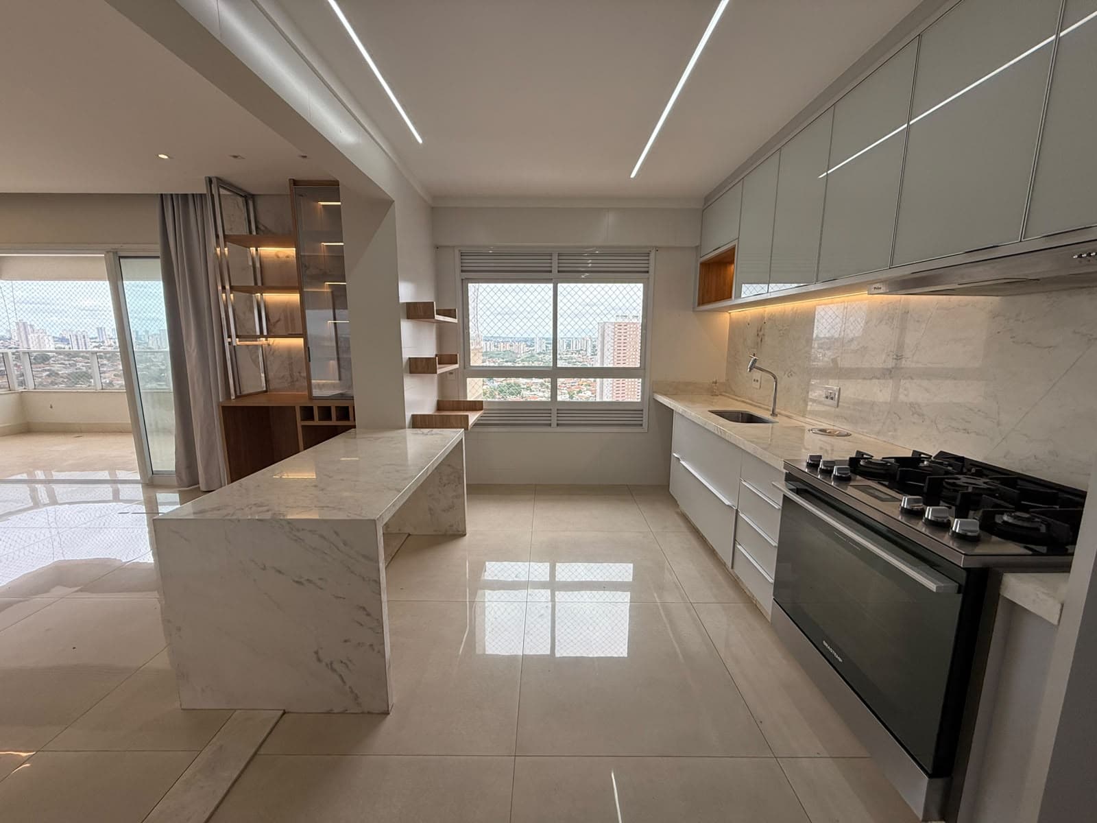 Apartamento 3 suítes 3 vagas no Gaia com 150 m Setor Bueno