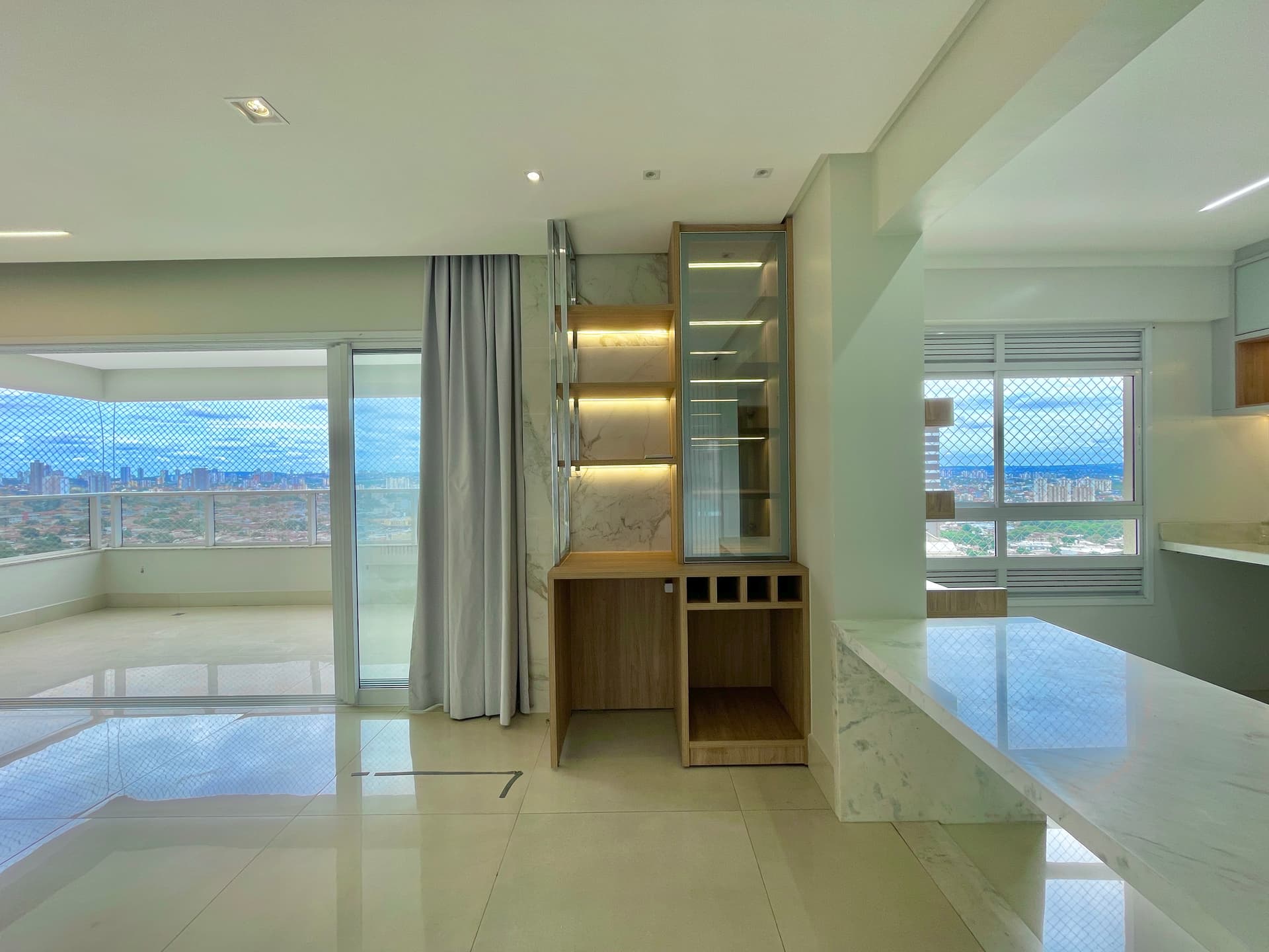 Apartamento 3 suítes no Setor Bueno
