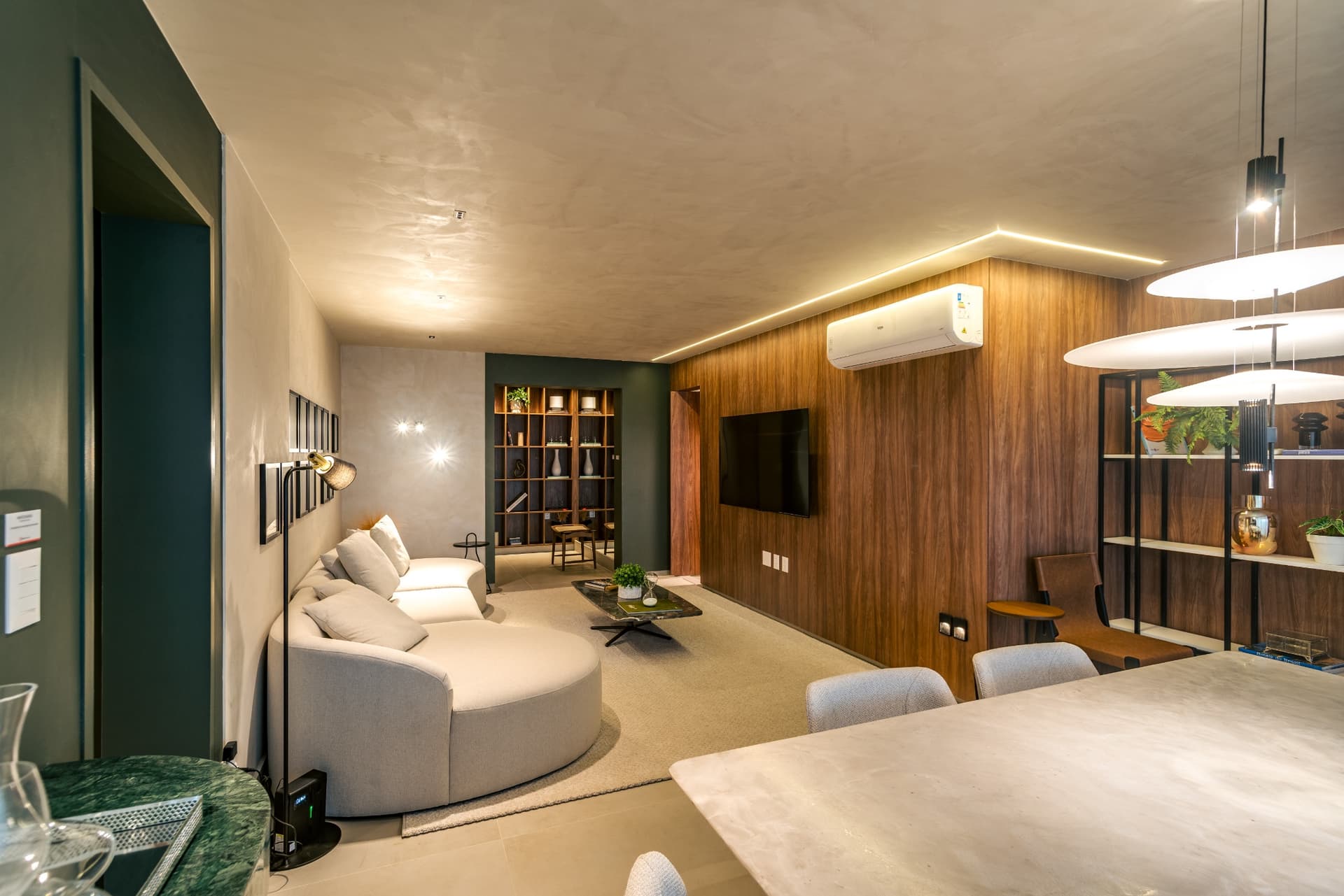 Apartamento de 3 suites, 144 m2, varanda gourmet, entre o Parque Vaca Brava e Parque Areiao , Goiânia Shopping, Parque Vaca Brava